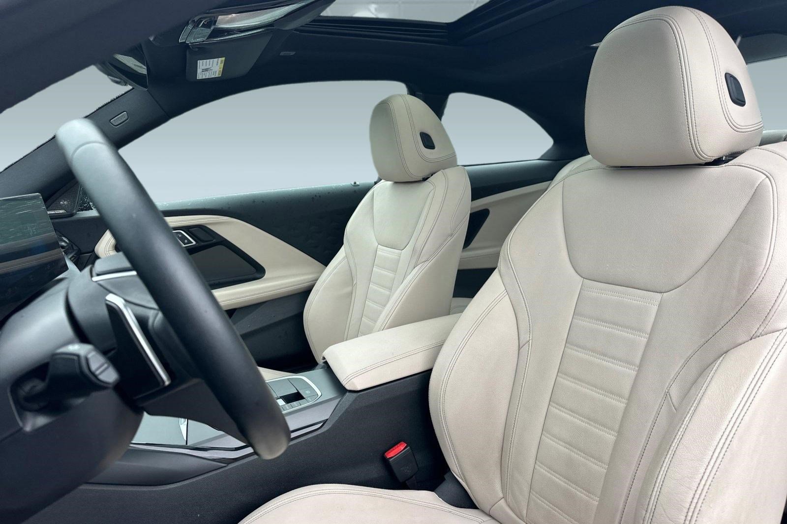 2023 BMW 2 Series 230i Coupe photo 4