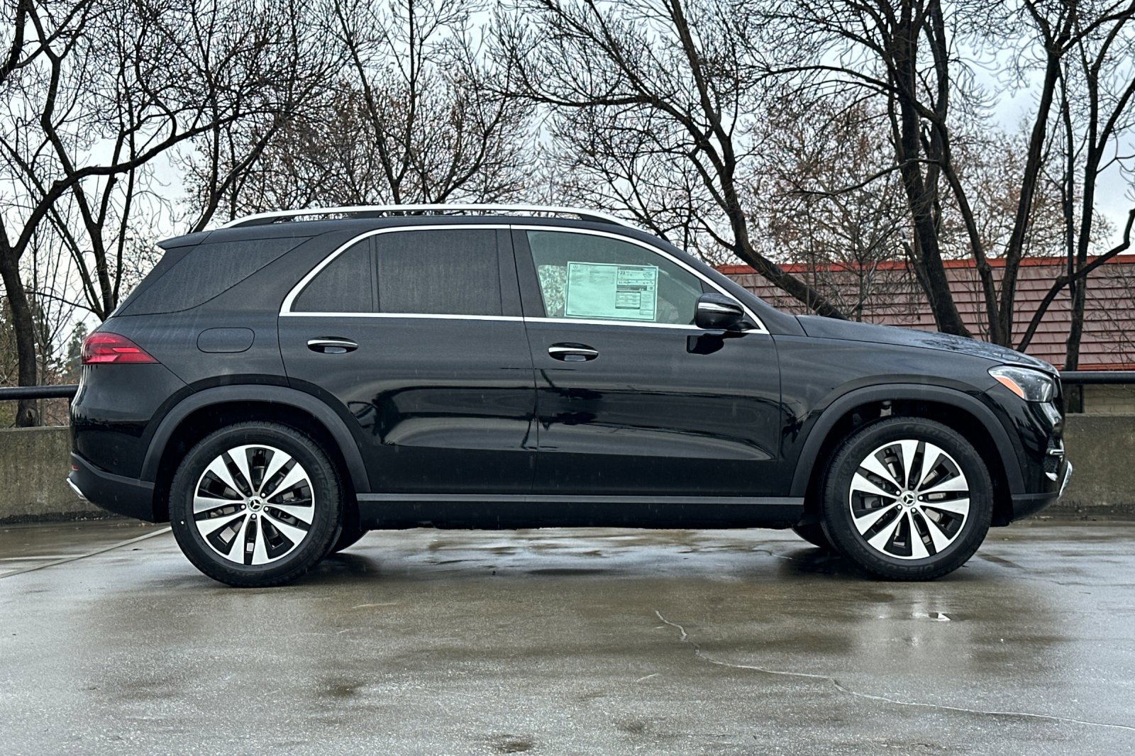 2025 Mercedes Benz GLE 350 photo 3