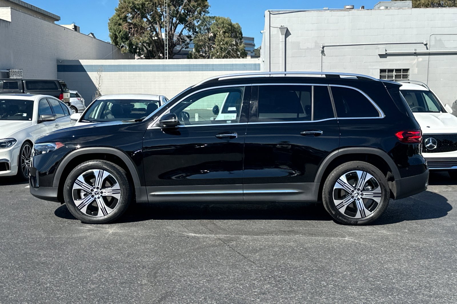 2024 Mercedes Benz EQB 350 4MATIC photo 2