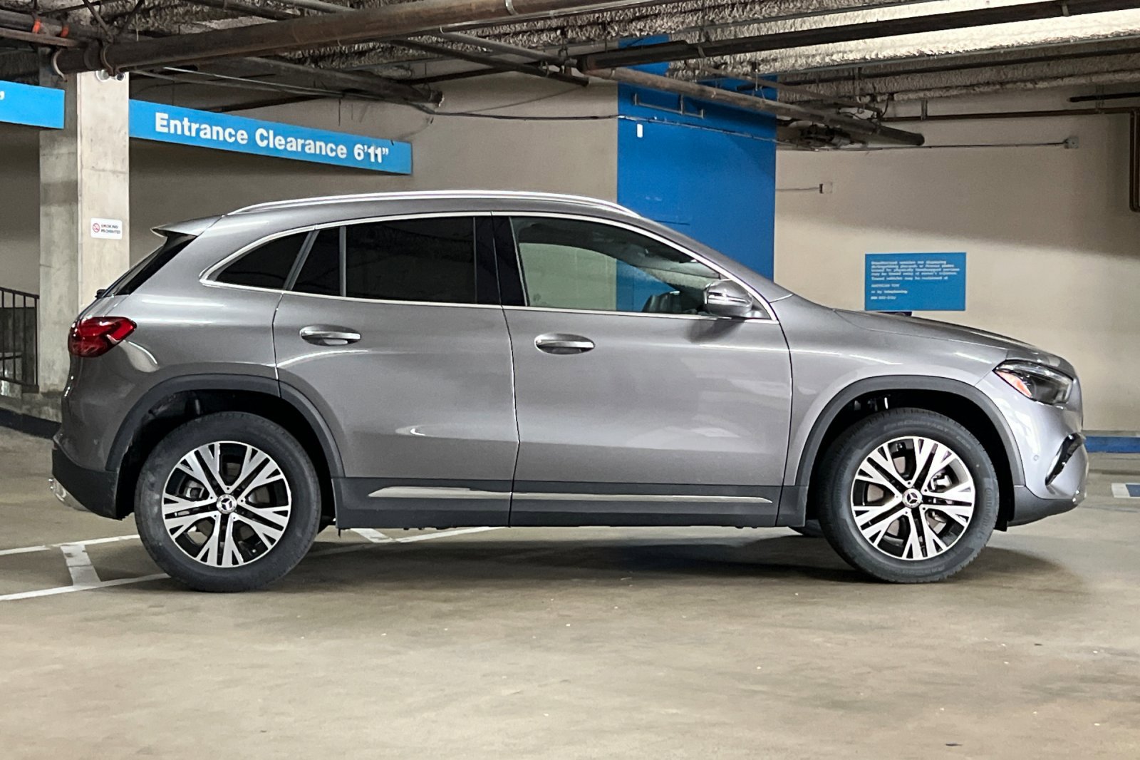 2025 Mercedes Benz GLA 250 photo 2