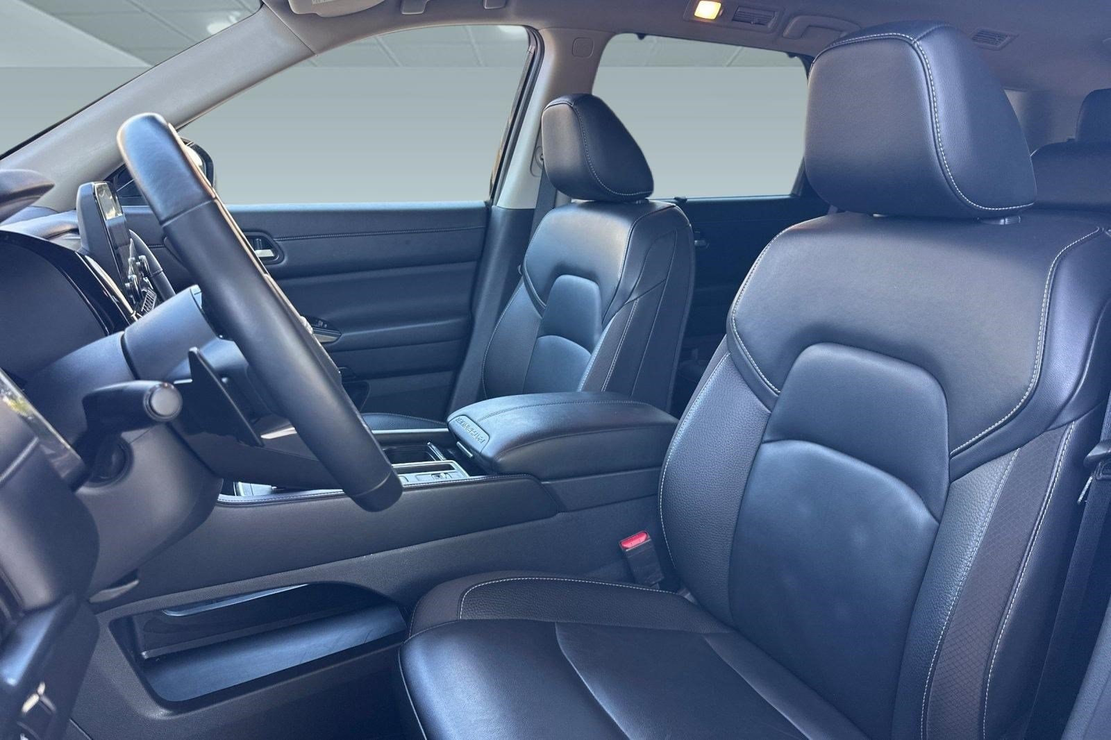 Pathfinder SL 2WD SUV