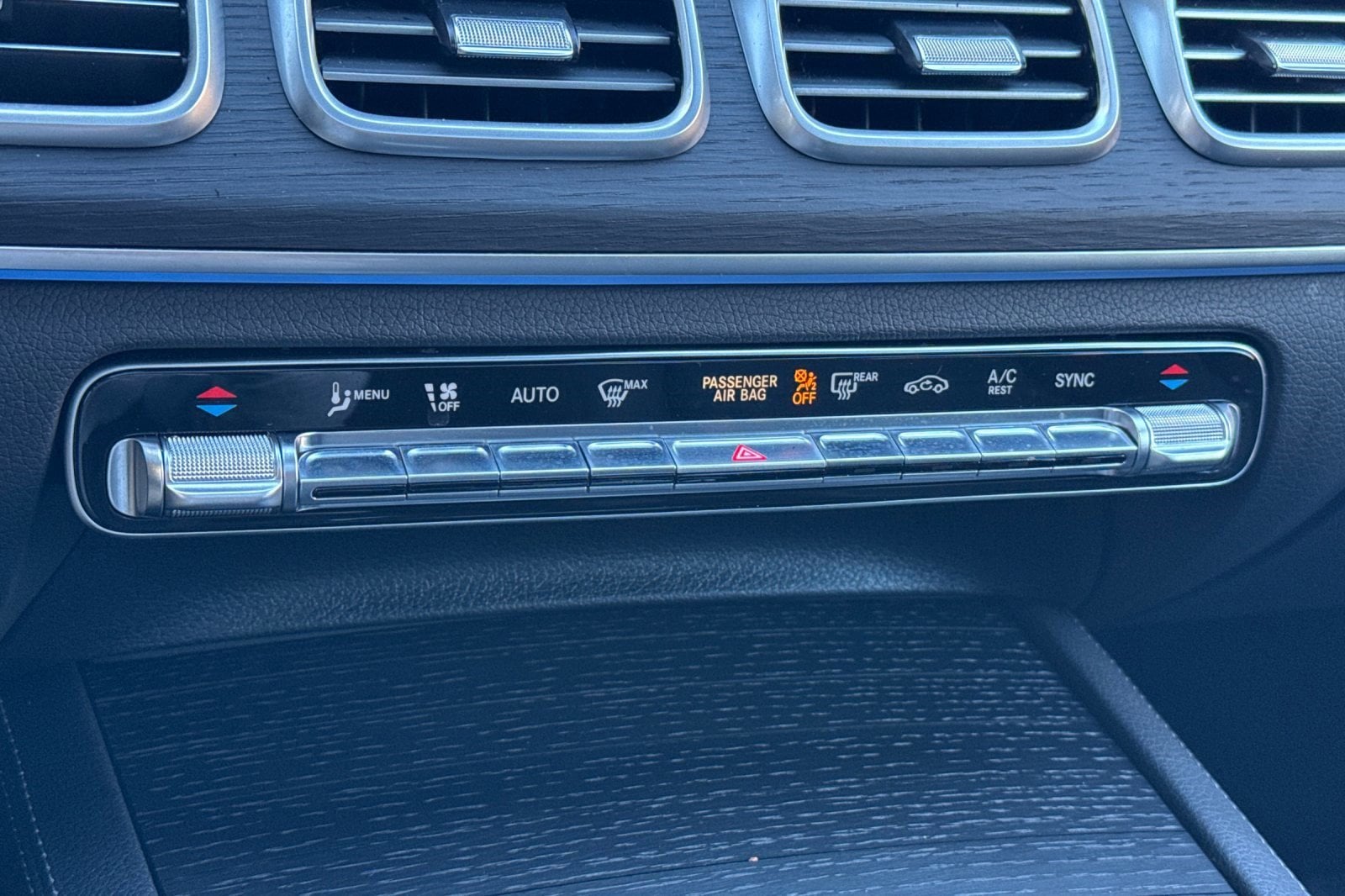 2025 Mercedes-Benz GLE GLE350 - Photo 17