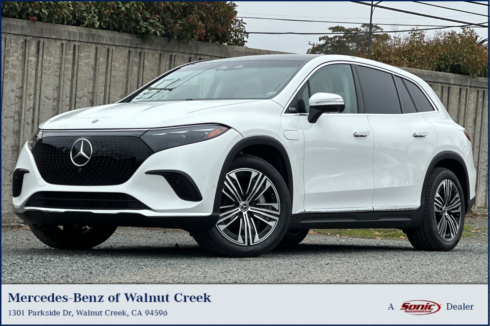 2026 Mercedes-Benz EQS SUV Base's photo