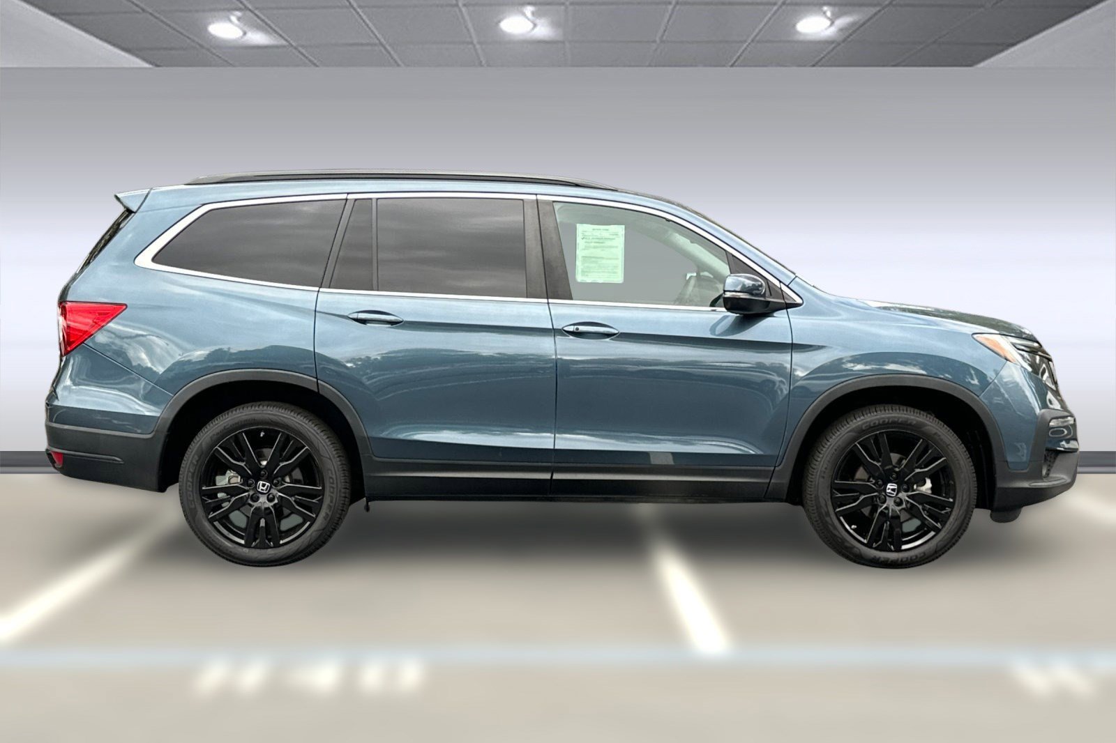 2022 Honda Pilot Special Edition photo 2