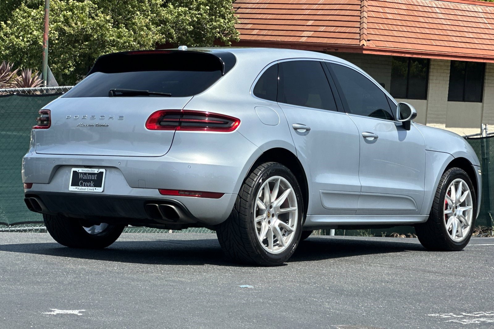 2015 Porsche Macan AWD 4dr Turbo photo 3