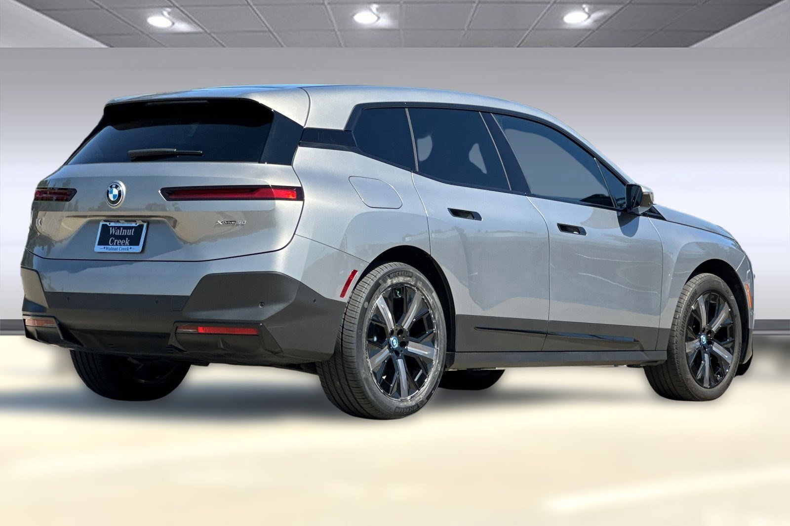 2025 Bmw iX photo 3