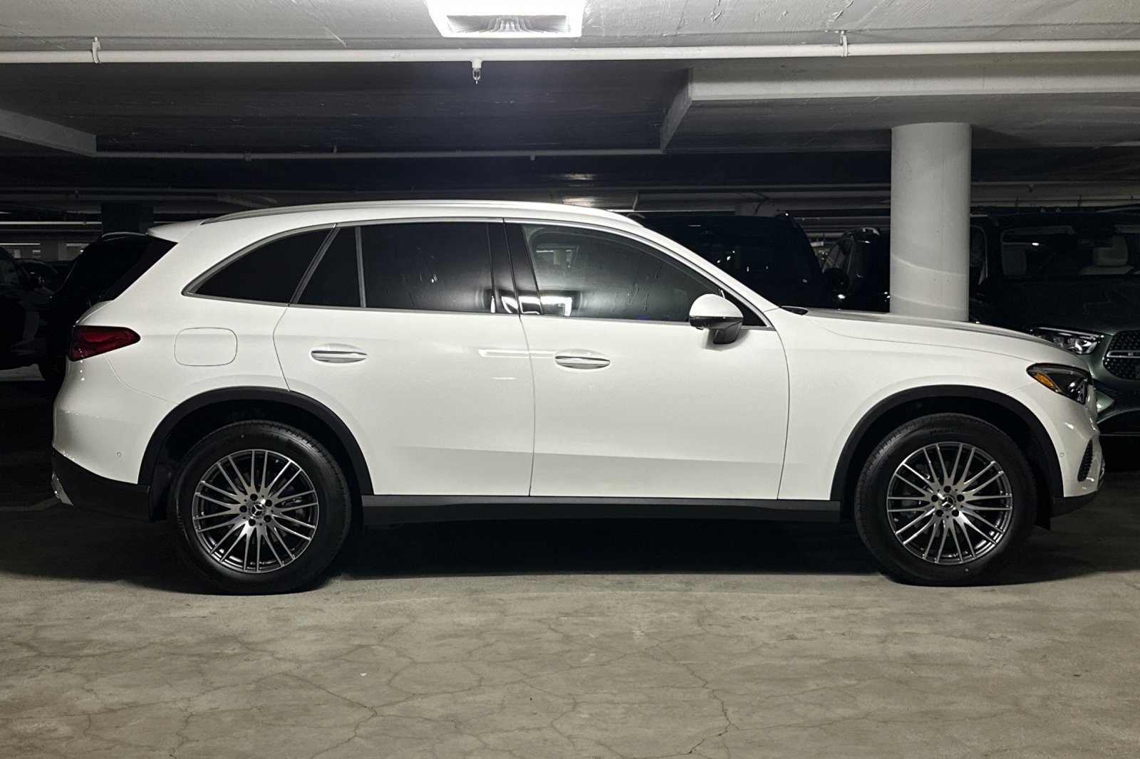 2026 Mercedes Benz GLC 300 photo 2