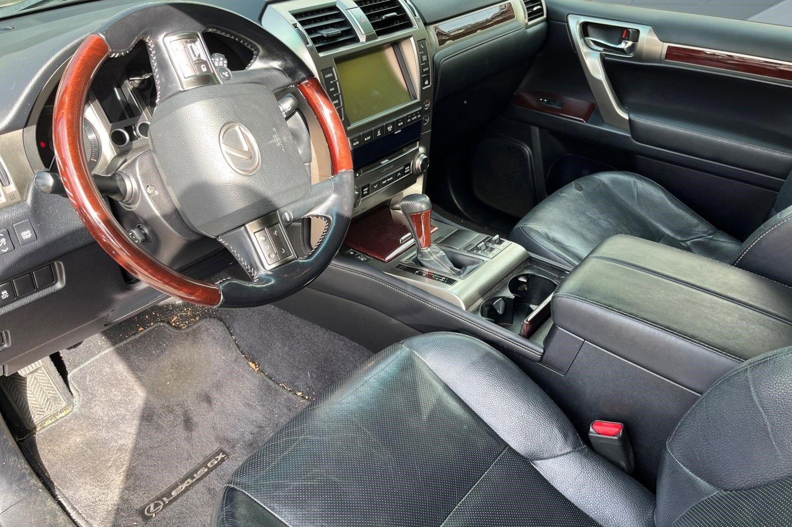 2015 LEXUS GX 460 4WD 4dr photo 3