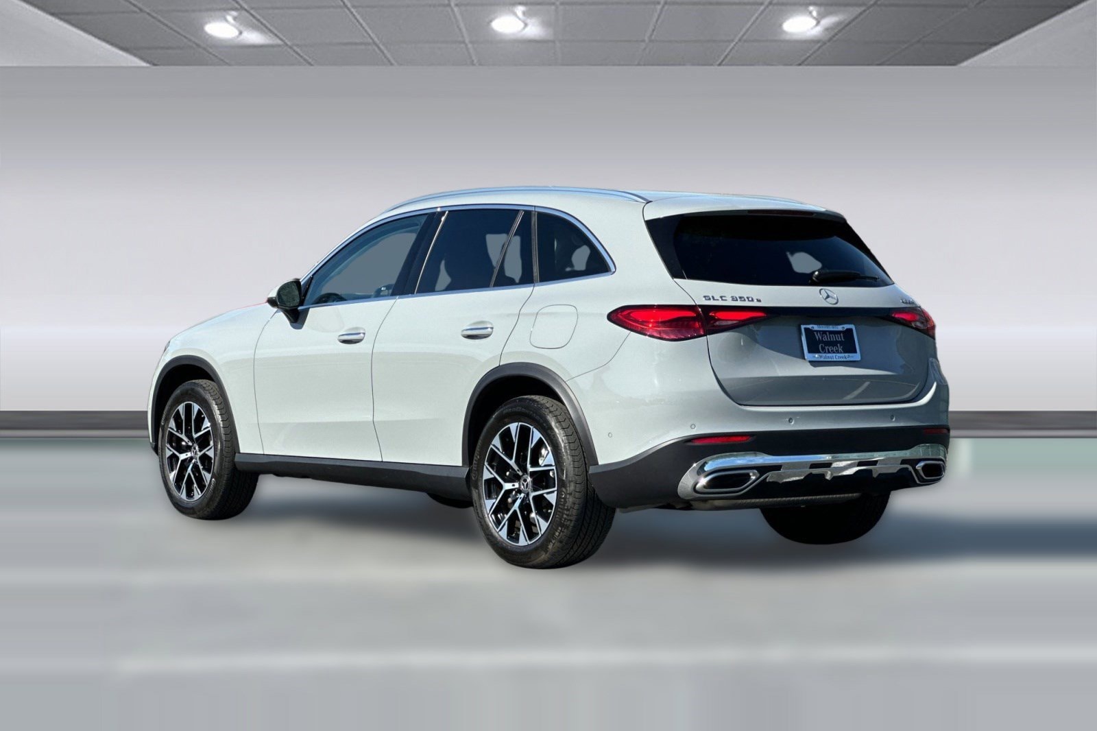 2026 Mercedes-Benz GLC 350e 4MATIC SUV photo 2