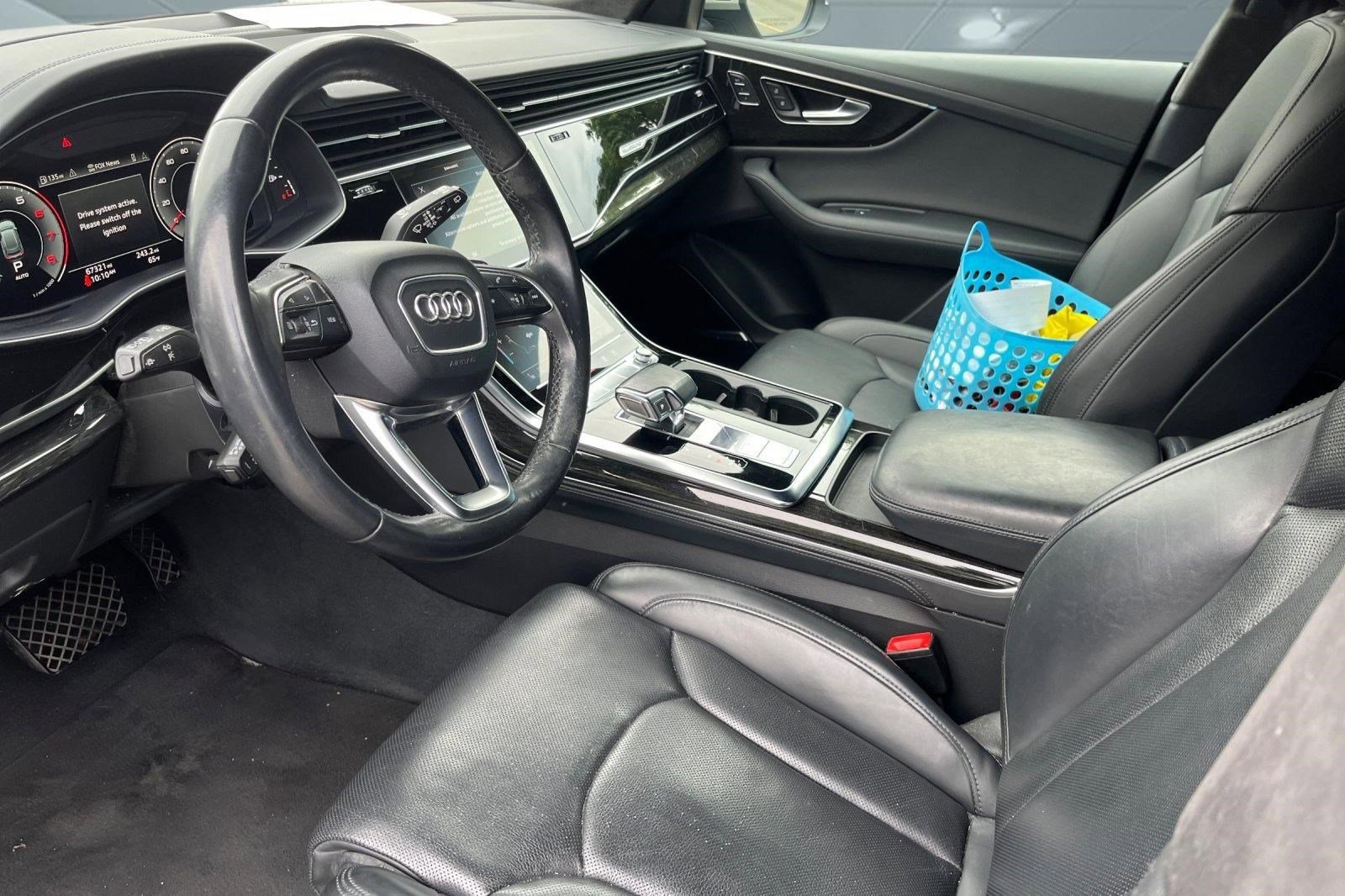 2022 Audi Q8 Prestige 55 TFSI quattro photo 3