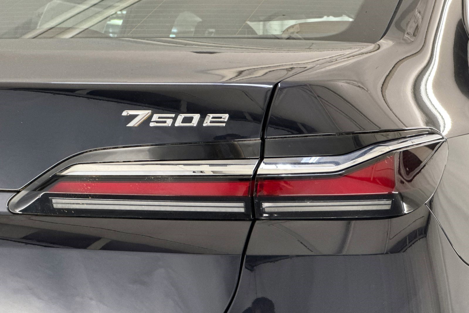 2026 BMW 7 Series 750e - Photo 13