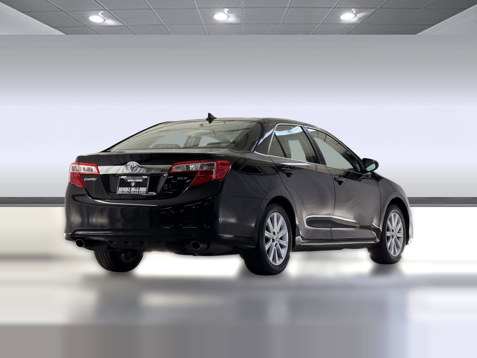 2012 Toyota Camry XLE photo 3