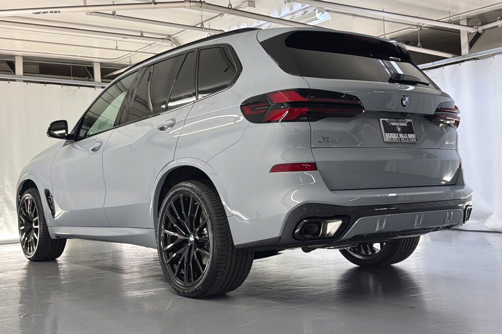 New 2026 BMW X5 sDrive40i SUV