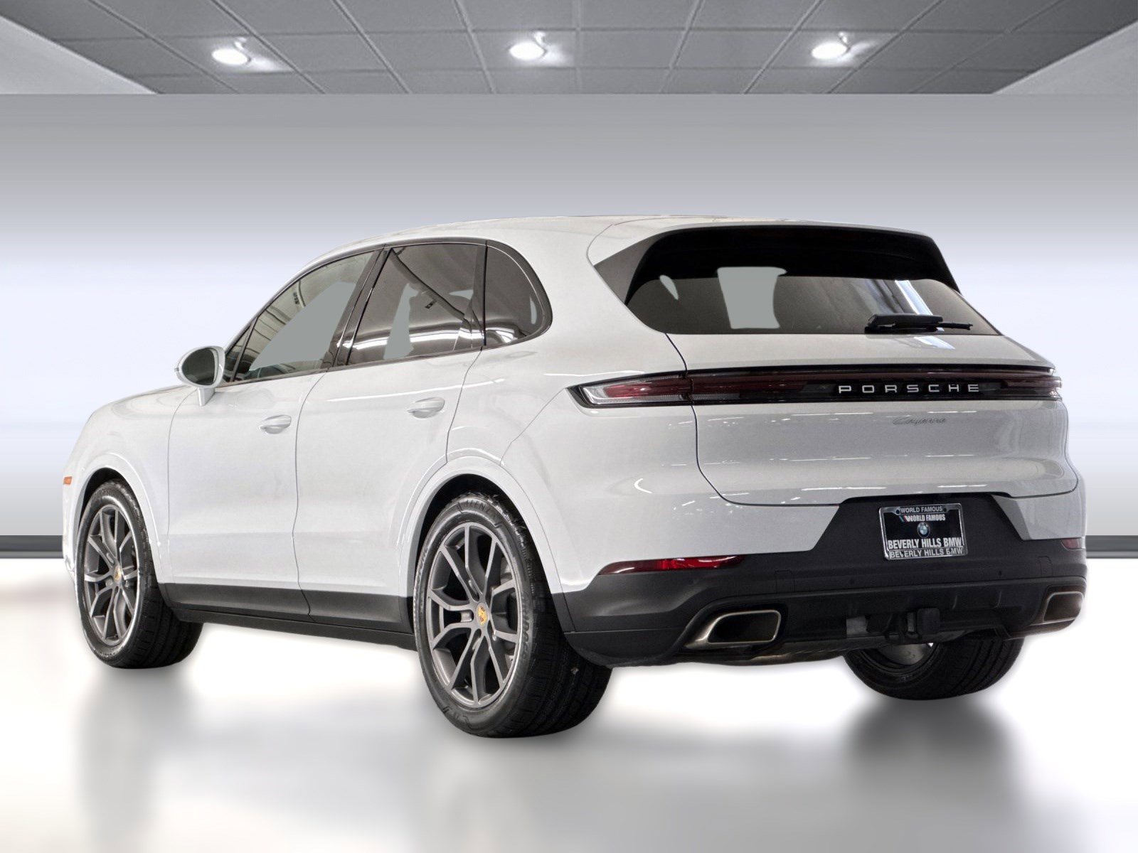 2024 Porsche Cayenne S photo 2