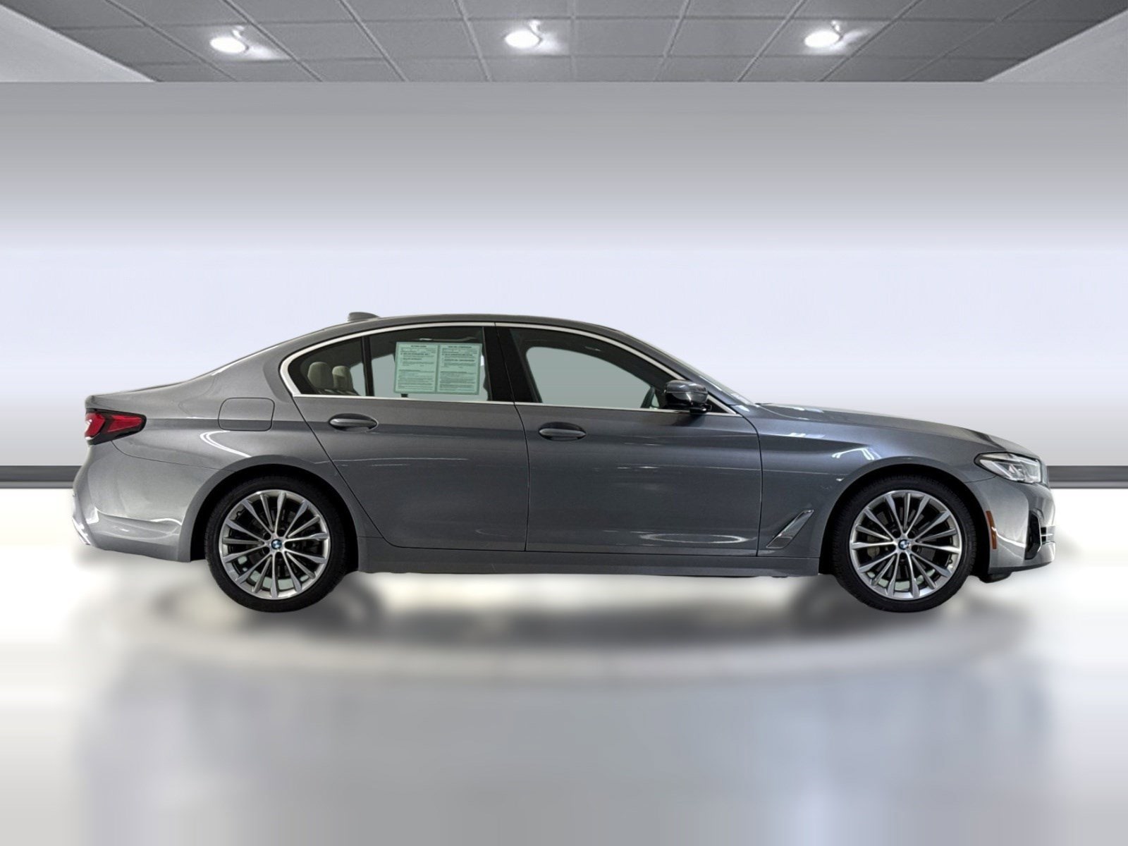 2023 BMW 530i photo 3