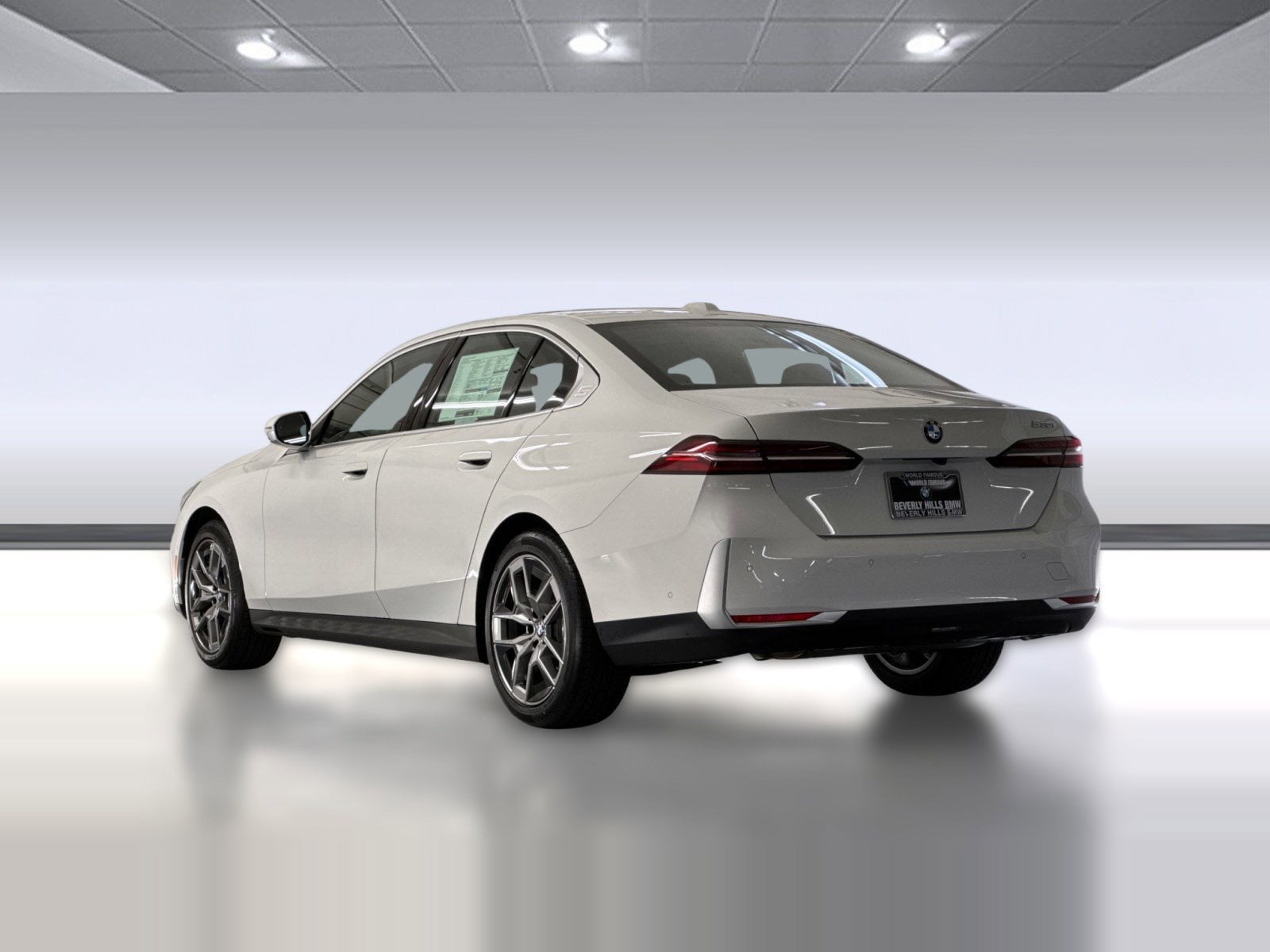 2026 BMW 530i photo 2