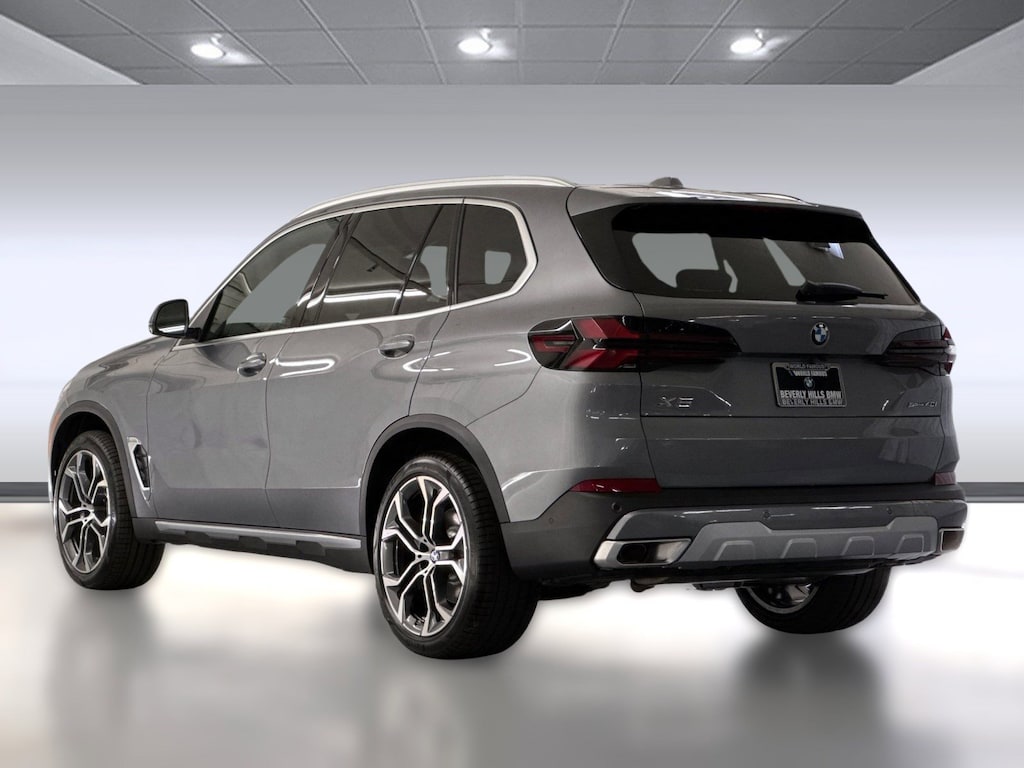 New 2026 BMW X5 sDrive40i SUV