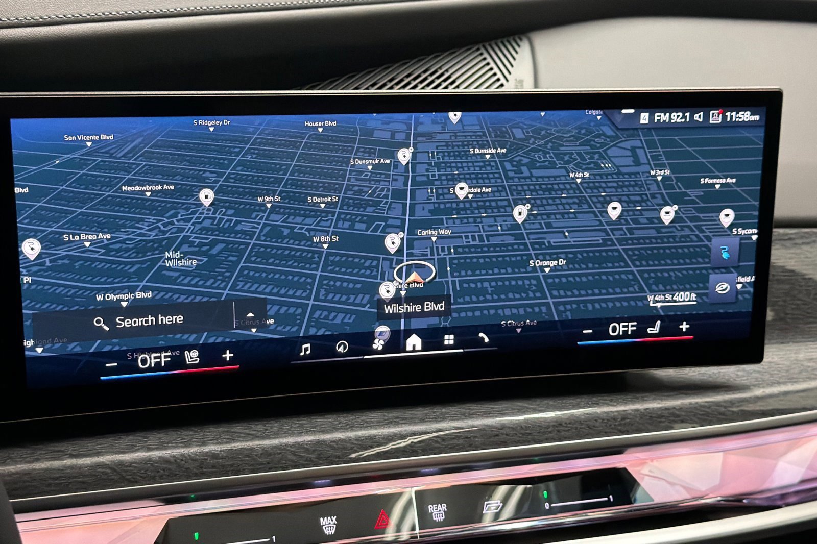 2025 BMW i7 50 - Photo 23