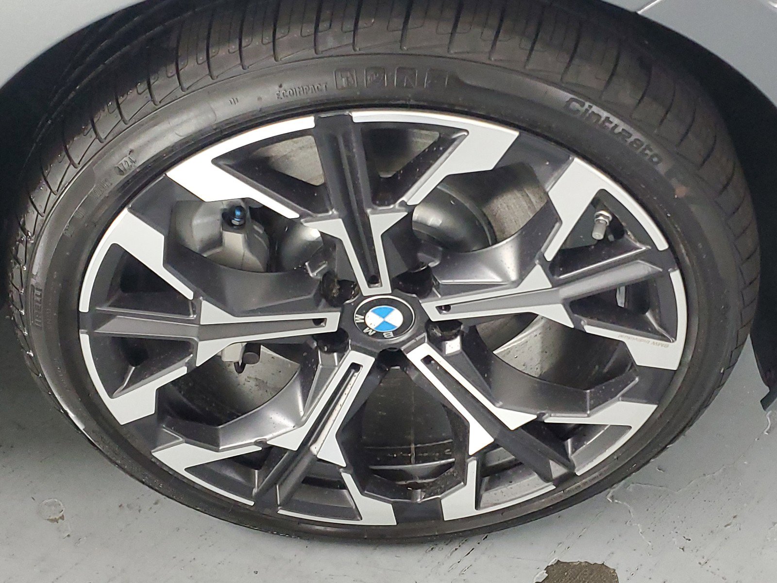 2025 Bmw 330i photo 3