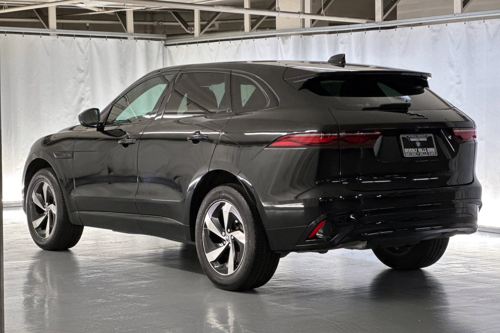 2024 Jaguar F-PACE P250 R-Dynamic S photo 3