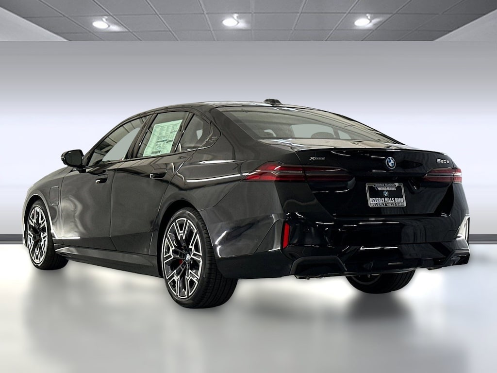 New 2026 BMW 550e xDrive Sedan