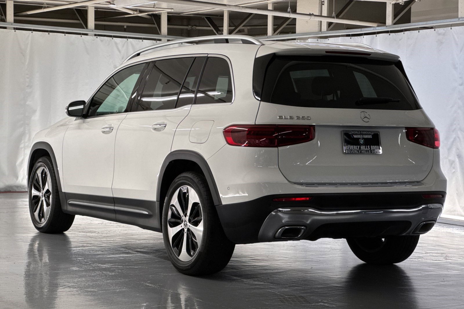 2024 Mercedes Benz GLB 250 photo 3