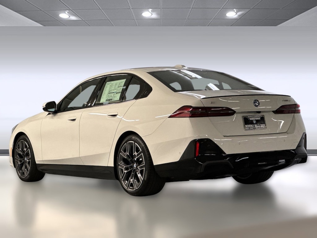 New 2026 BMW i5 eDrive40 Sedan