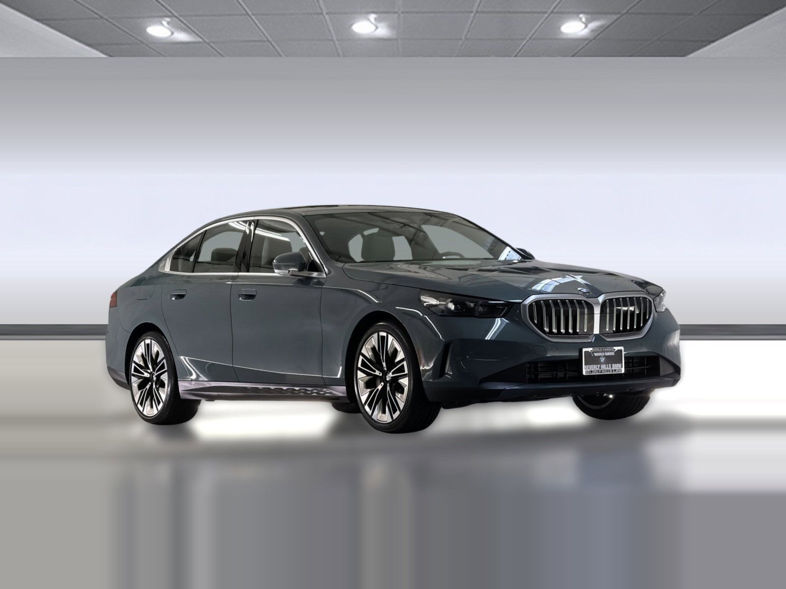 2025 BMW 530i photo 5