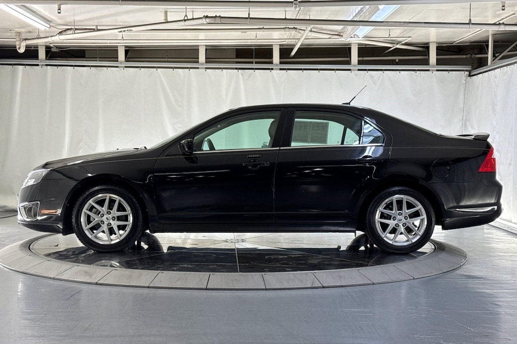 Used 2011 Ford Fusion SEL Sedan