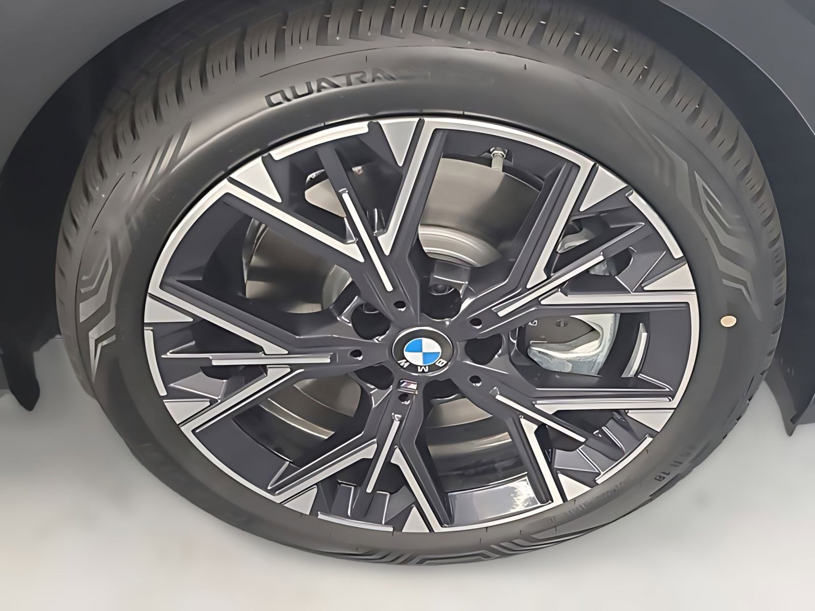 2025 BMW 228i xDrive photo 2