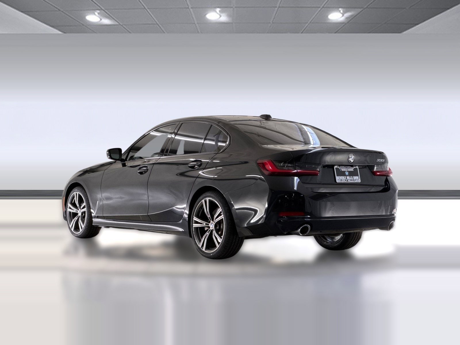 2023 BMW 330i photo 2