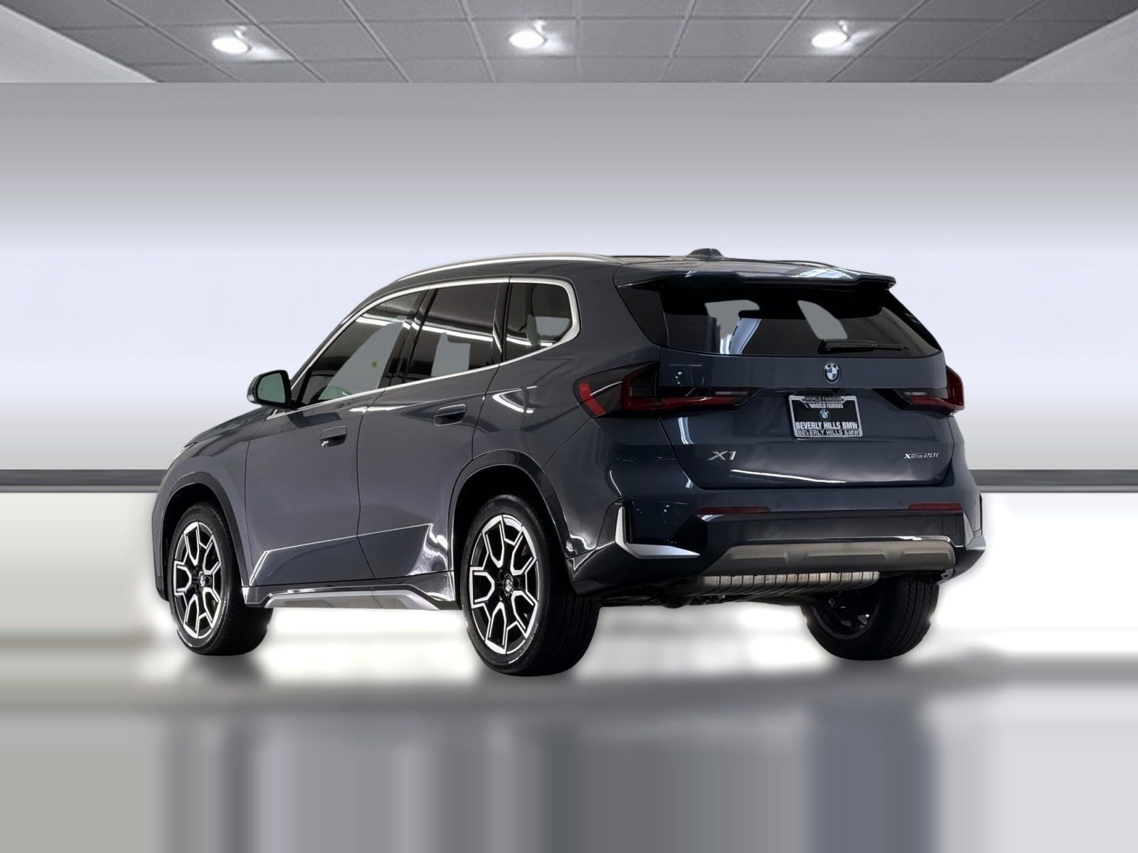 2025 BMW X1 xDrive28i photo 2