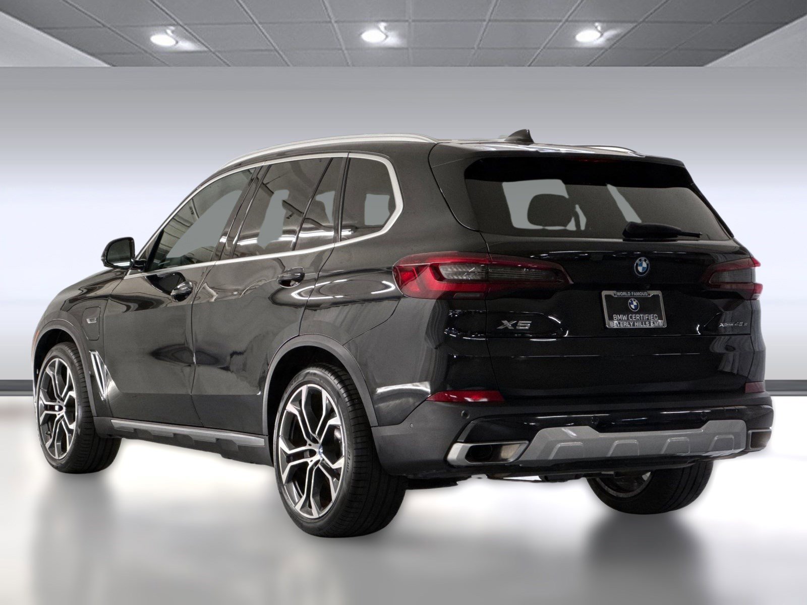 2023 Bmw X5 xDrive45e photo 3