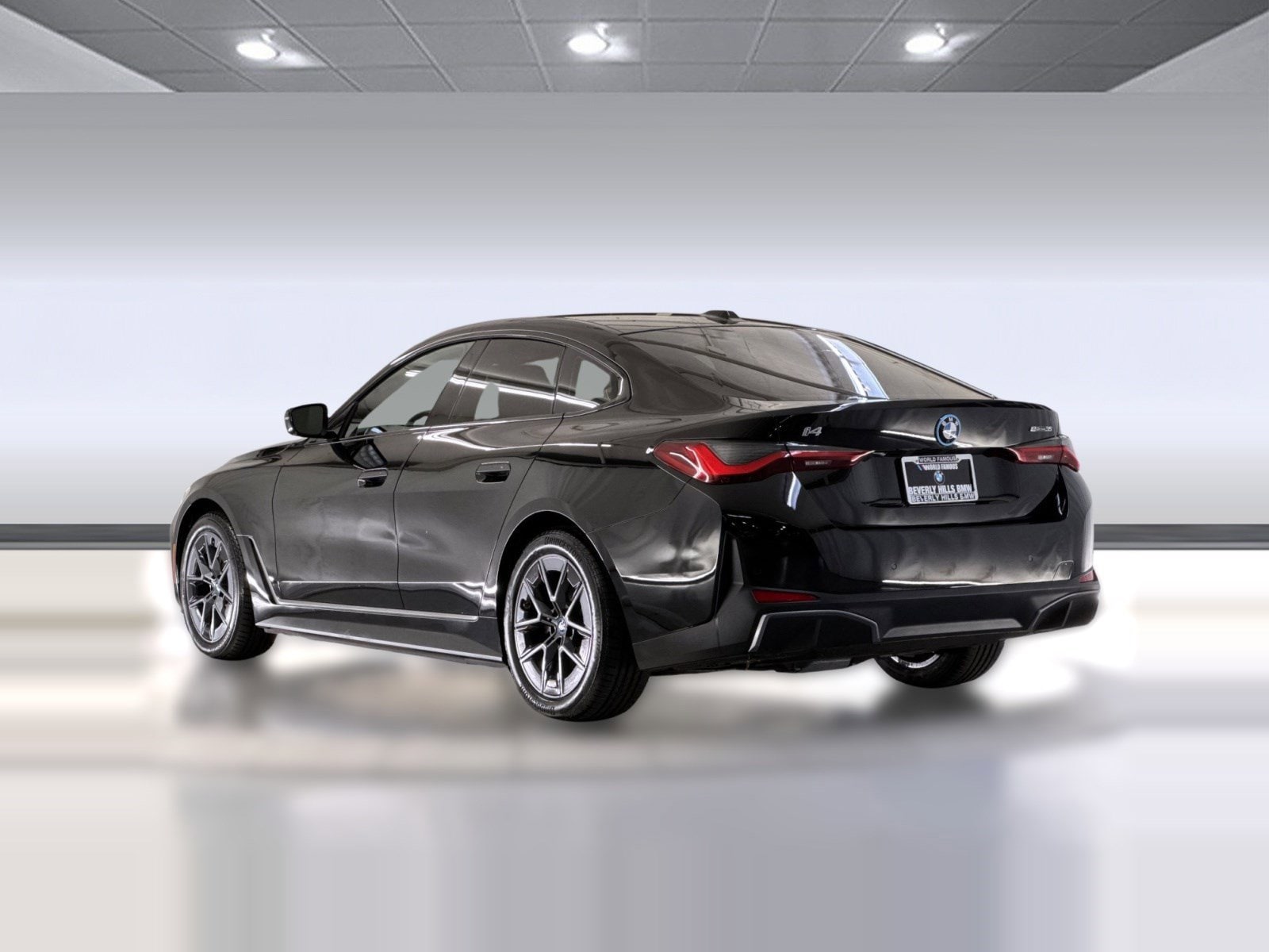 2023 BMW i4 photo 2