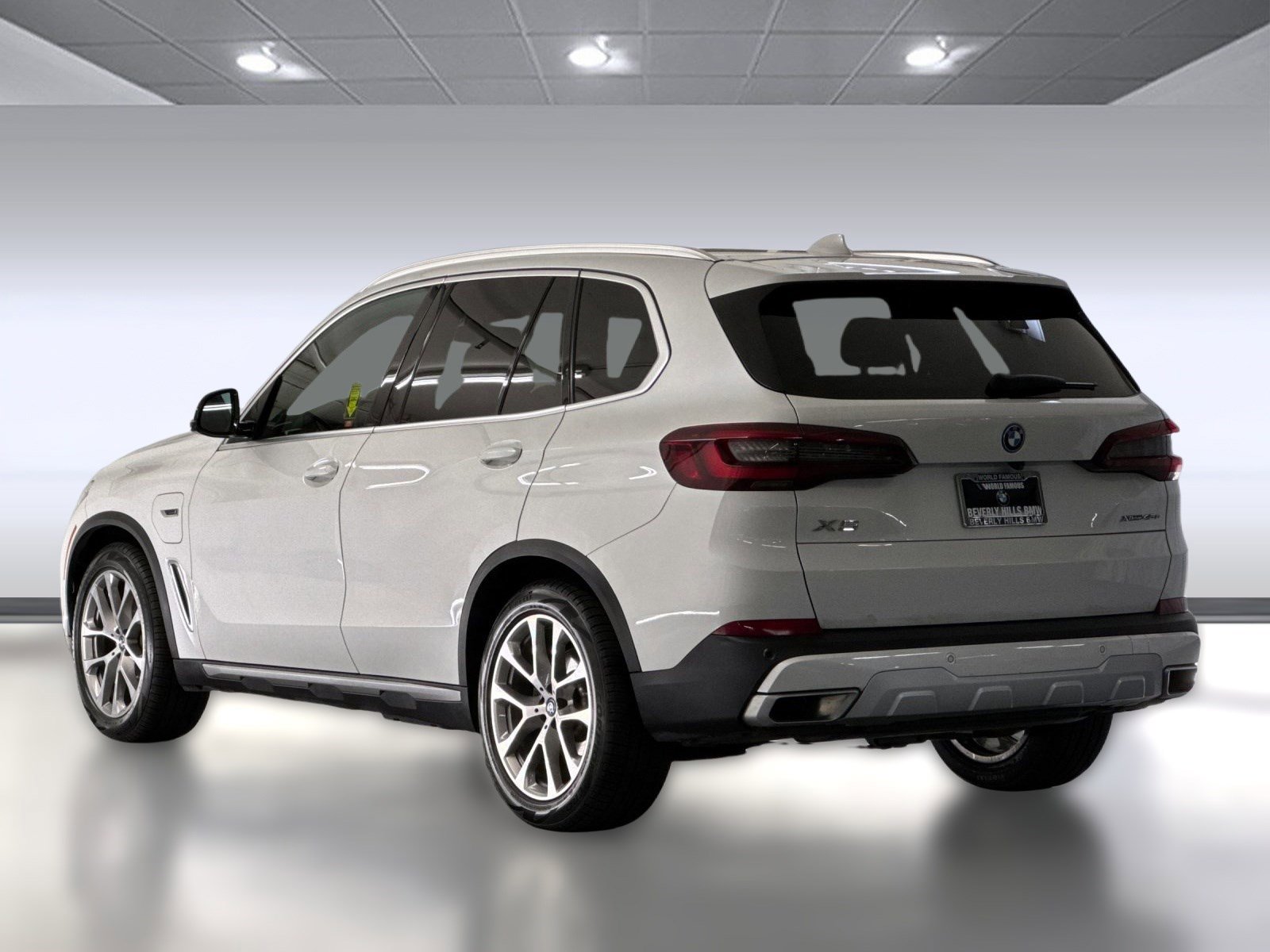 2023 Bmw X5 xDrive45e photo 2