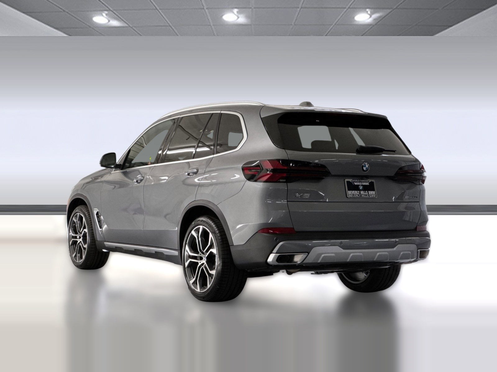 2026 BMW X5 sDrive40i photo 2