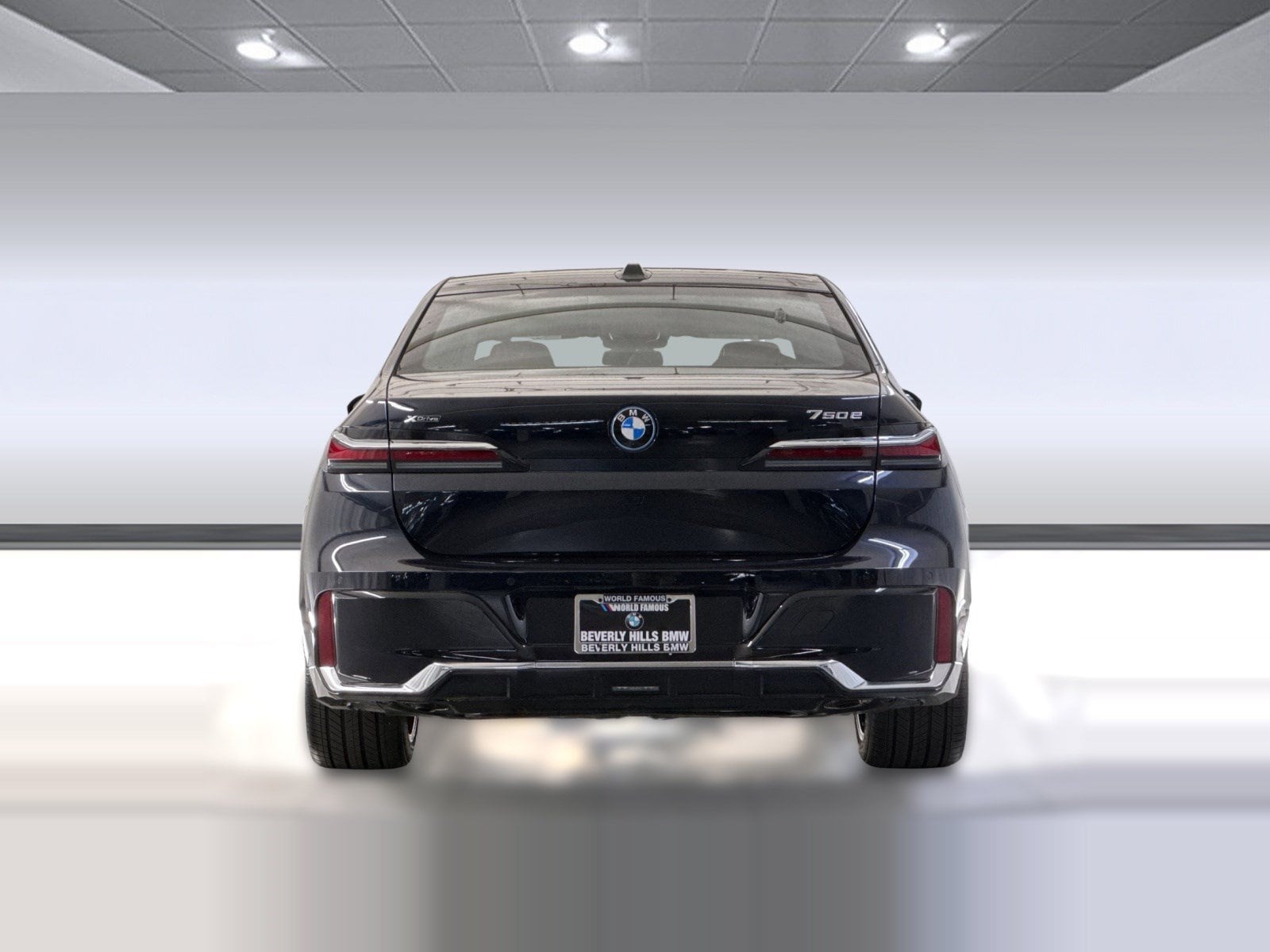 2026 BMW 7 Series 750e - Photo 10