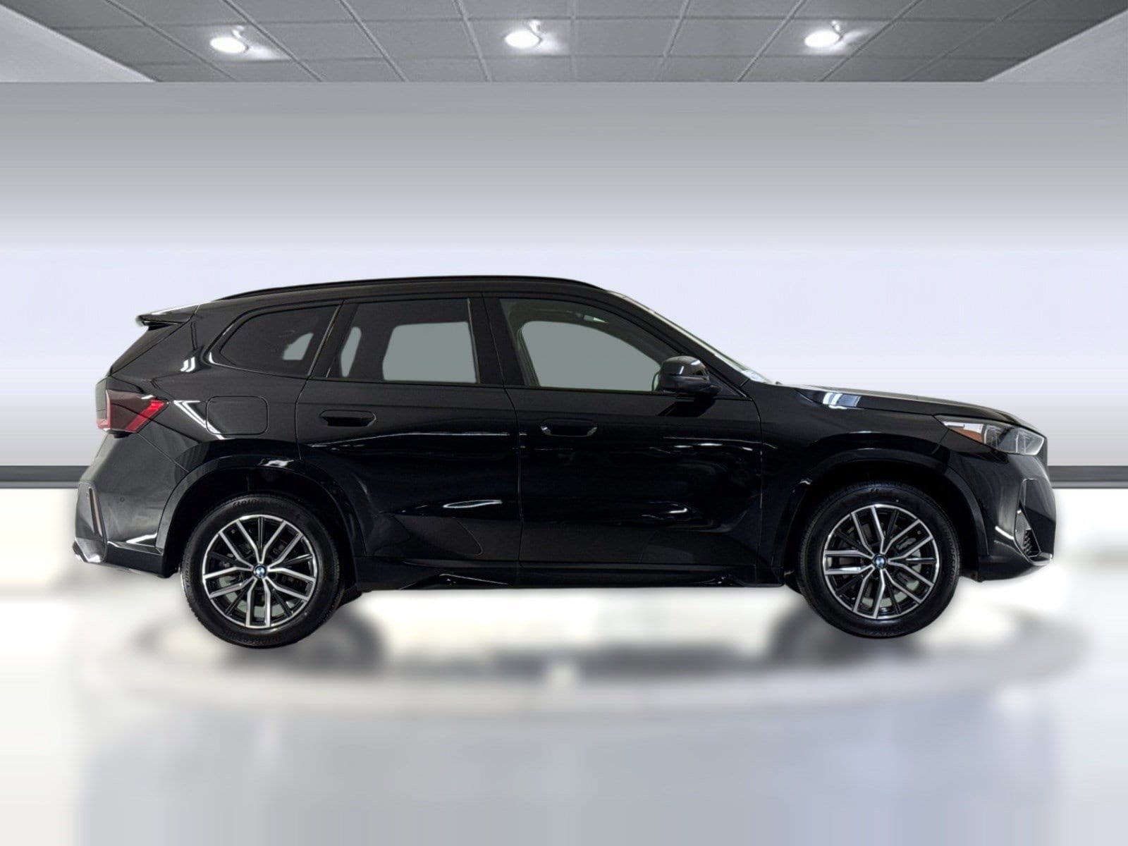 2026 BMW X1 xDrive28i photo 3