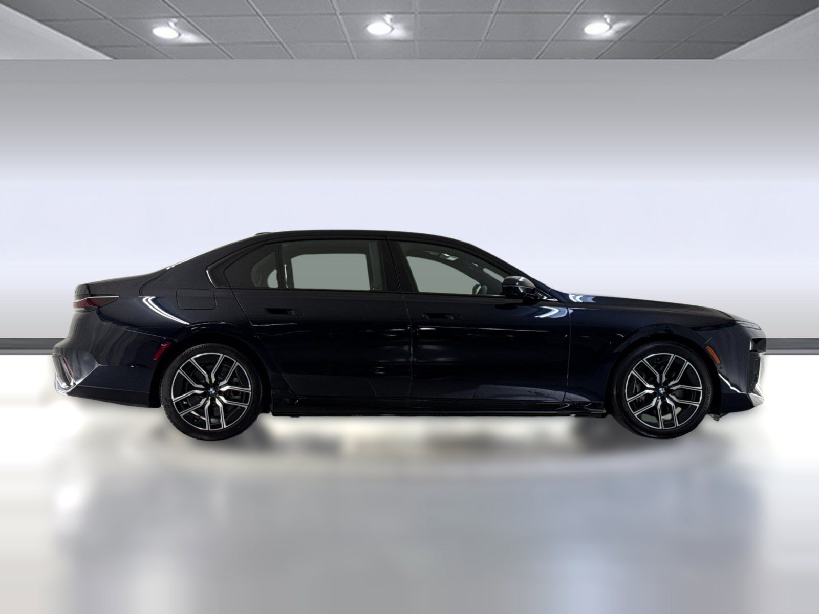 2026 BMW 7 Series 750e - Photo 8