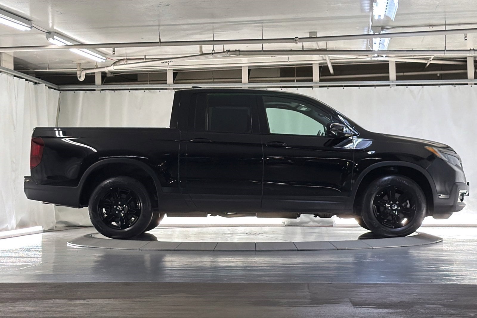 2019 Honda Ridgeline Black Edition photo 3