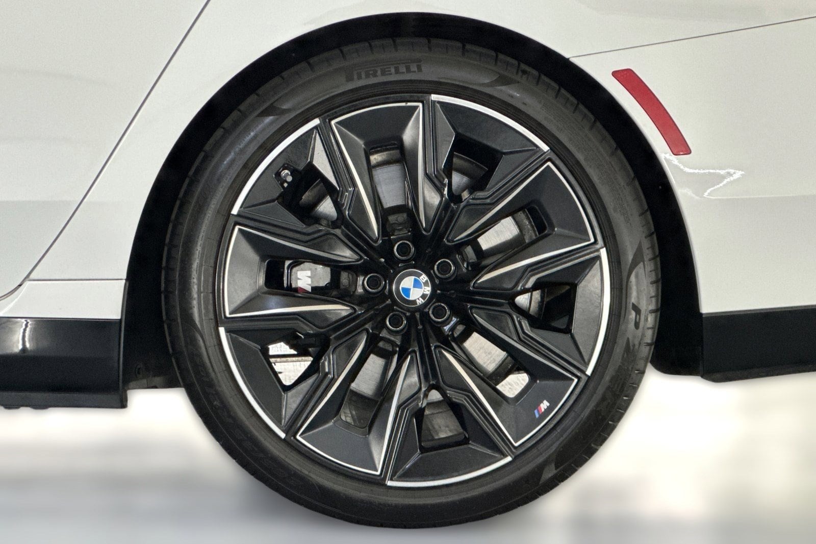 2025 BMW 7 Series 750e - Photo 11