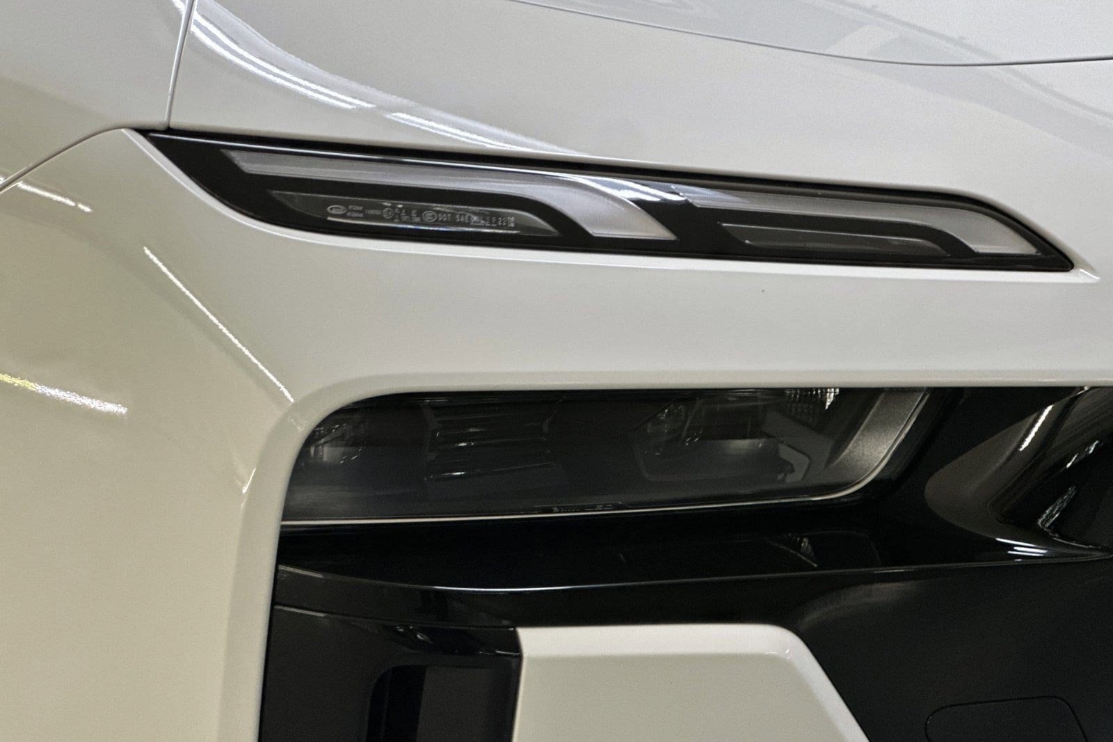 2025 BMW 7 Series 750e - Photo 10