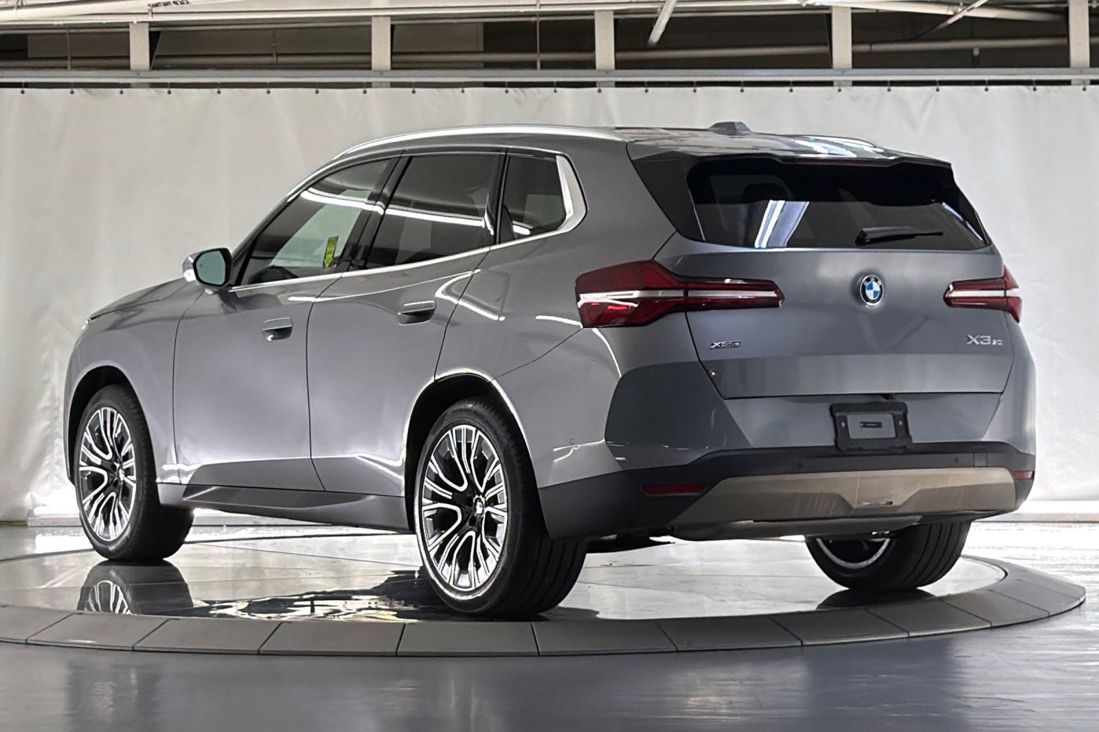 2025 BMW X3 30 xDrive photo 2