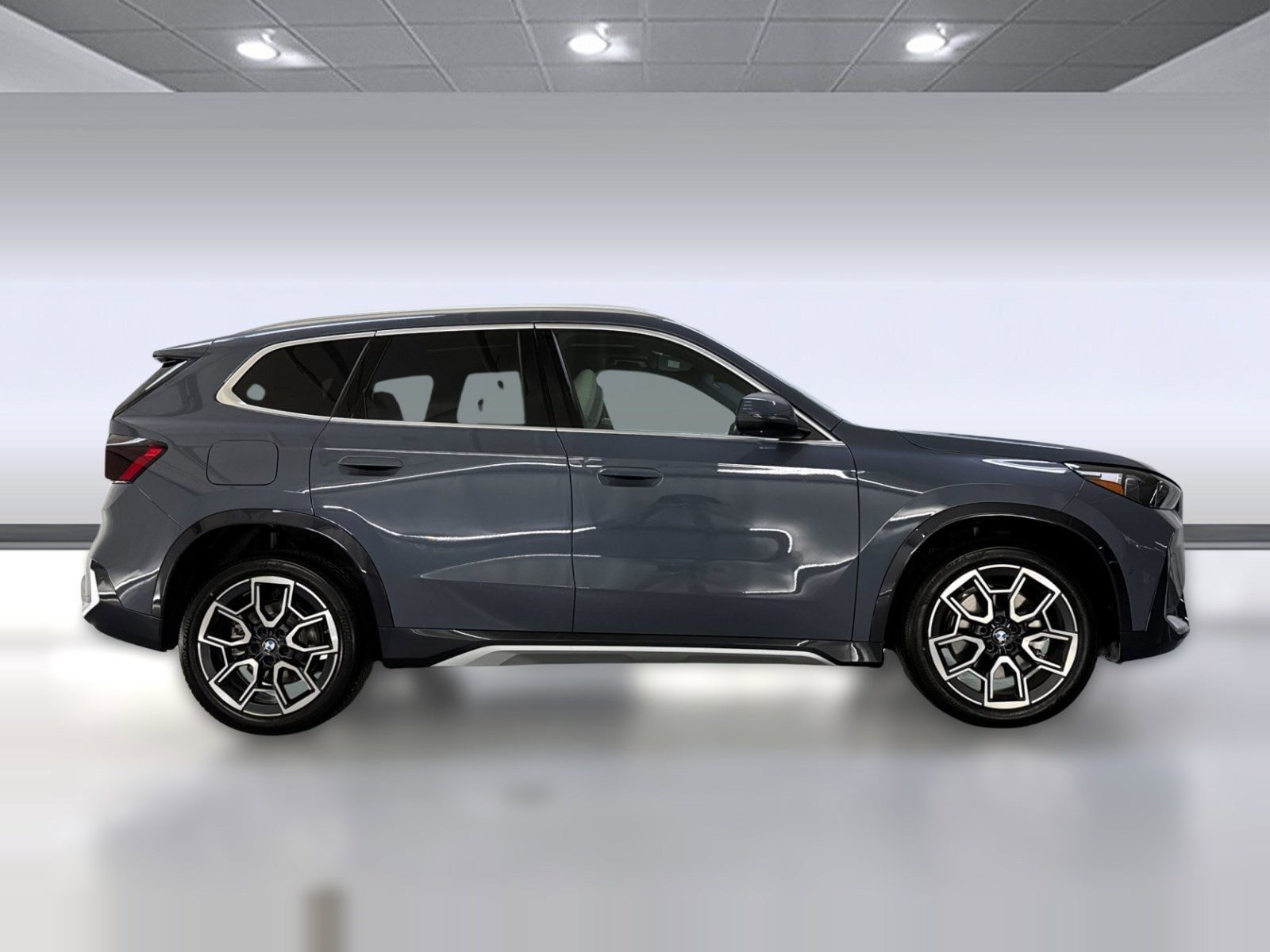 2026 BMW X1 xDrive28i photo 3