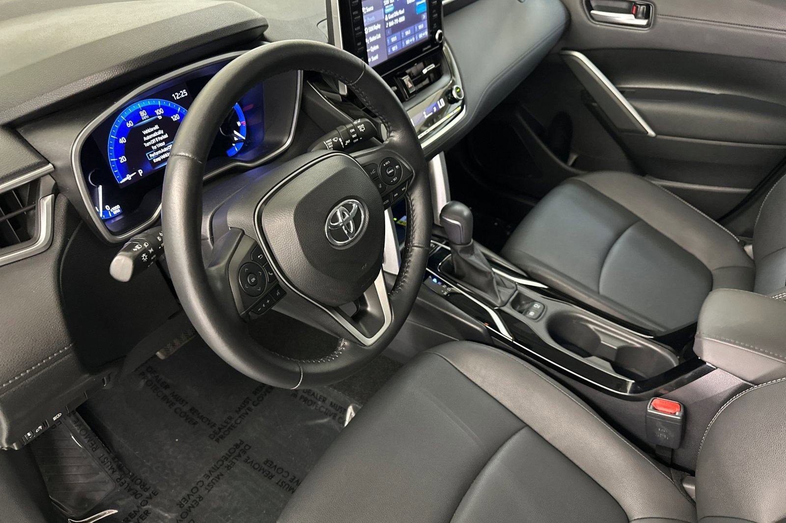2022 Toyota Corolla Cross XLE photo 4