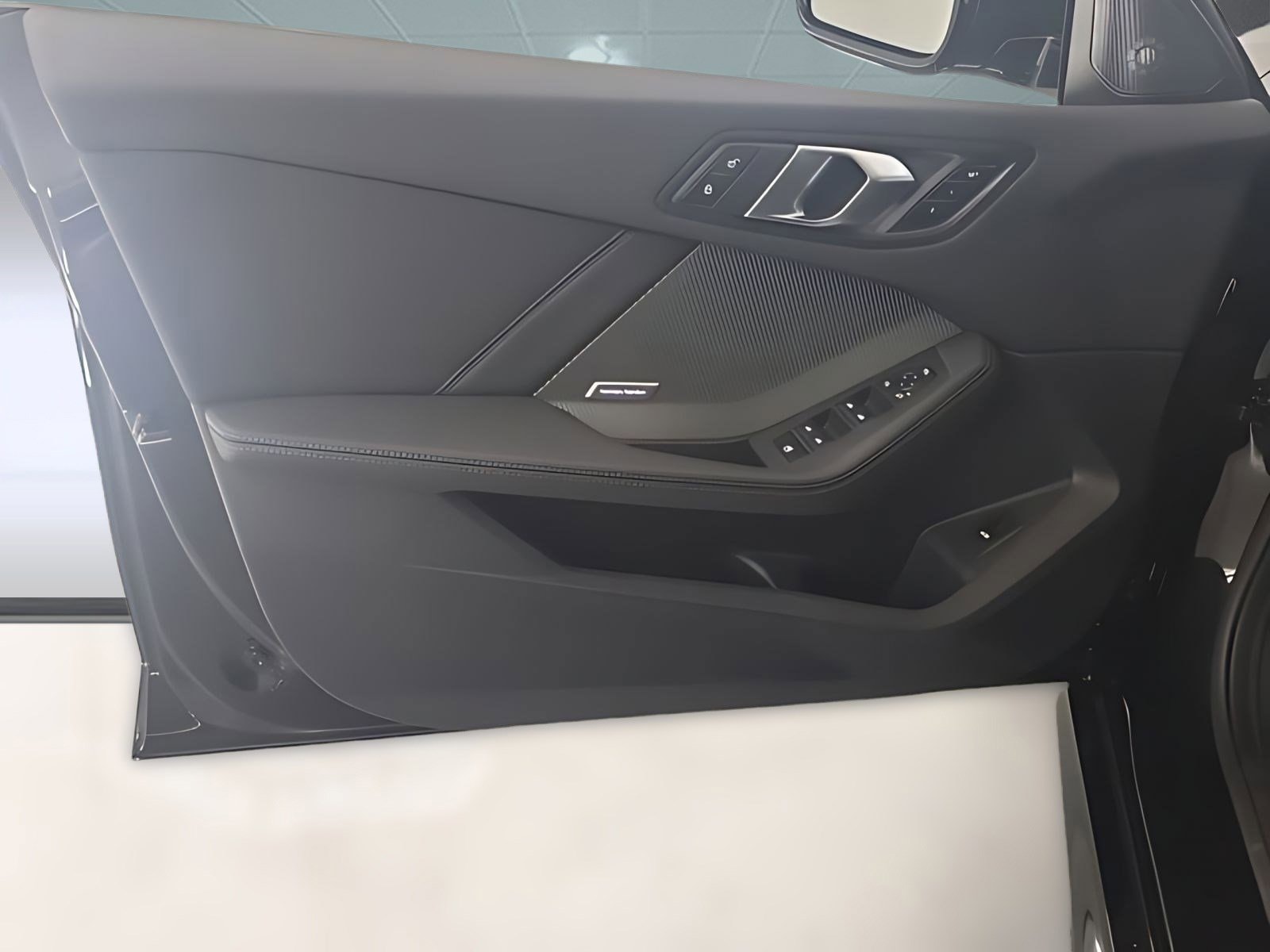 2025 BMW 228i xDrive photo 4