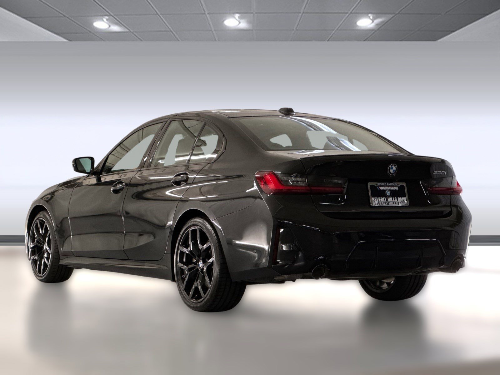 2025 Bmw 330i Sedan photo 3