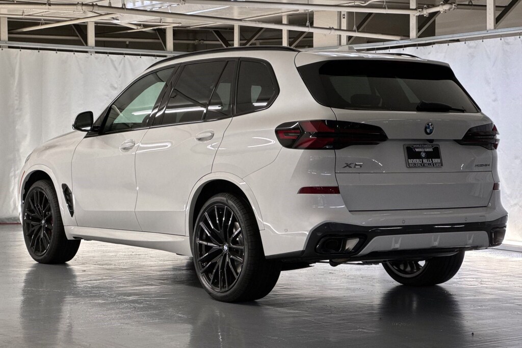New 2026 BMW X5 sDrive40i SUV