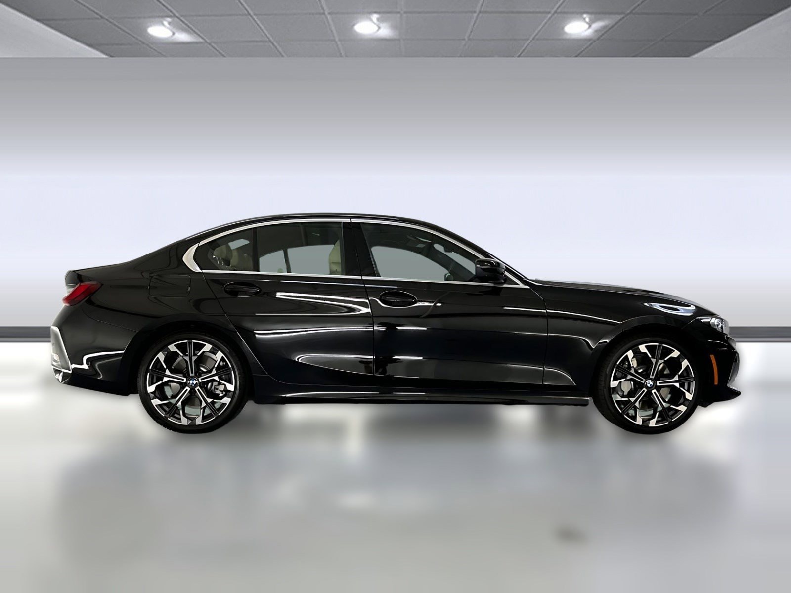 2025 BMW 330i photo 3