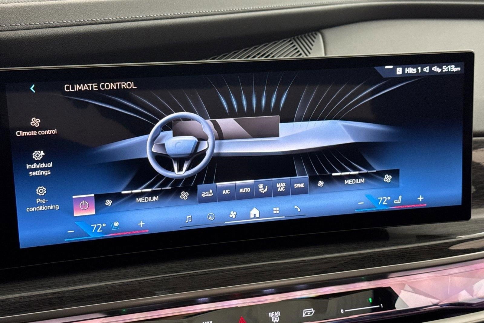 2025 BMW 7 Series 760i - Photo 27